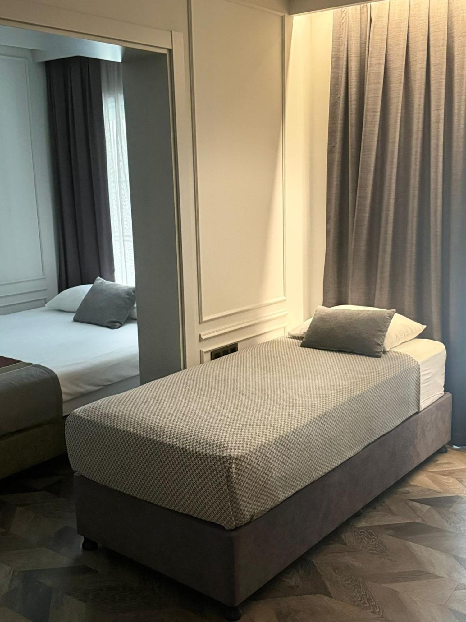 Livro Hotel Istanbul Ngoại thất bức ảnh